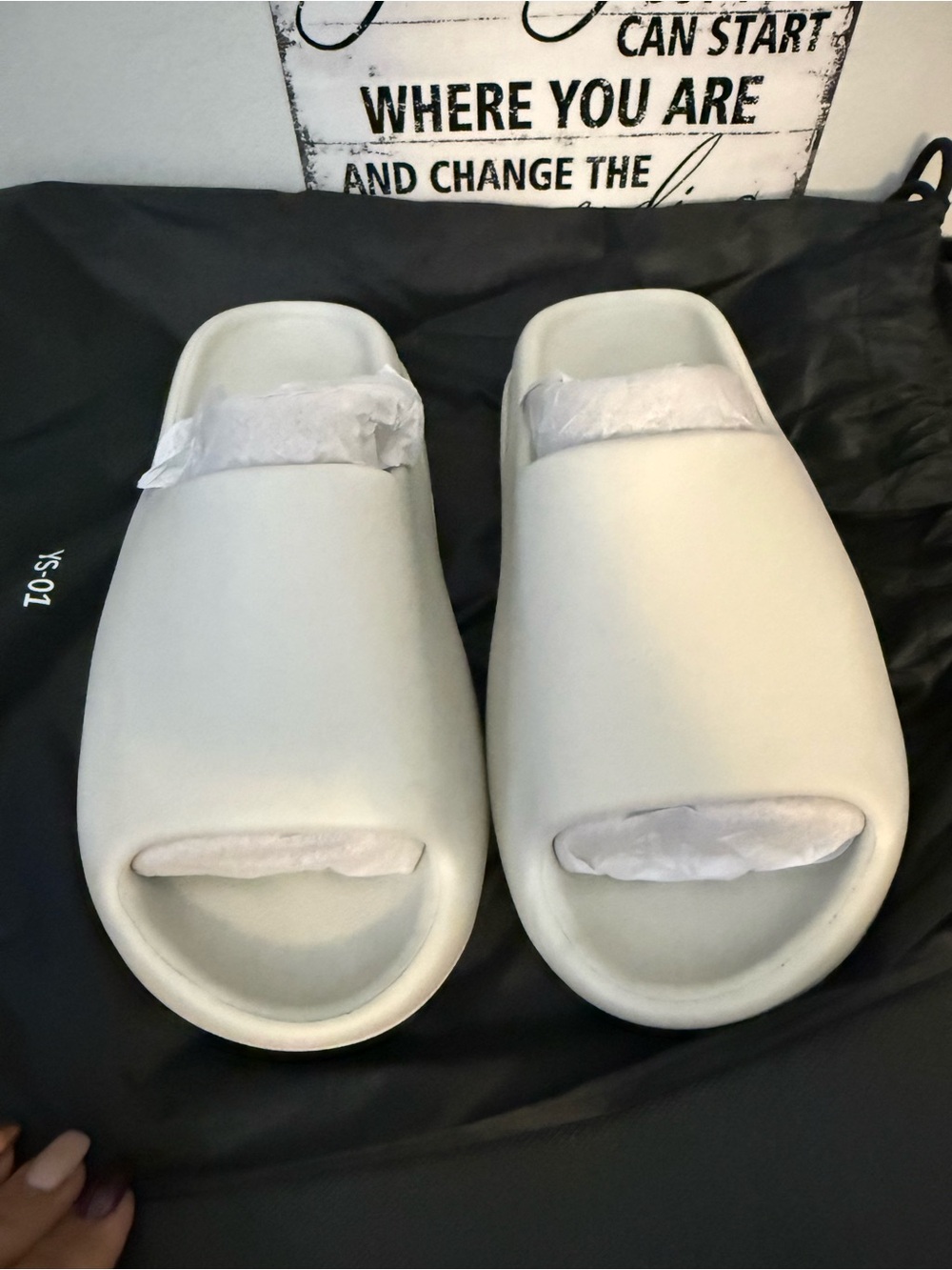 Yeezy Cushion Slides in Cream